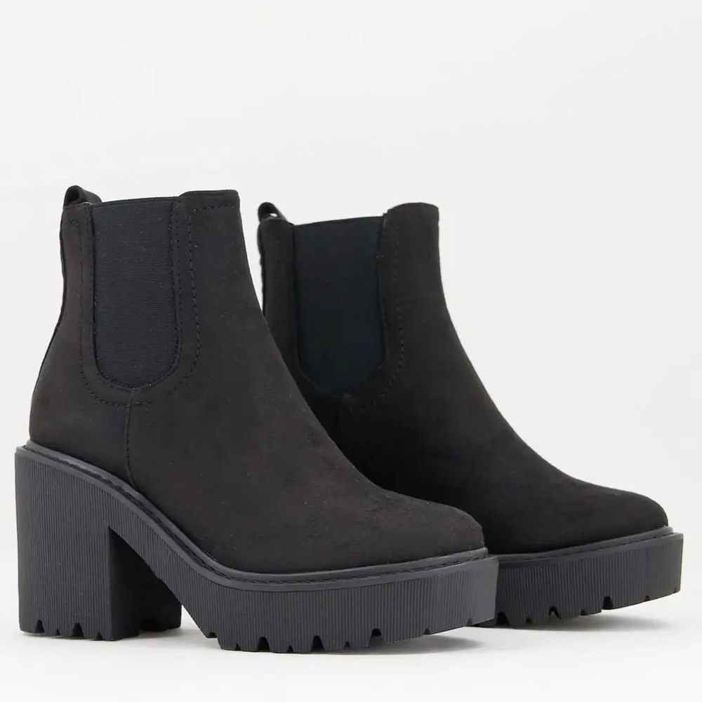 Chelsea platform boots